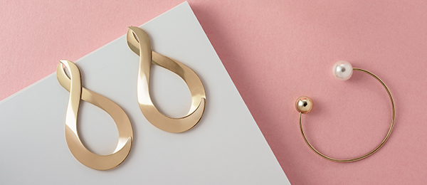 AuraAround - Women wear and Personal care promo